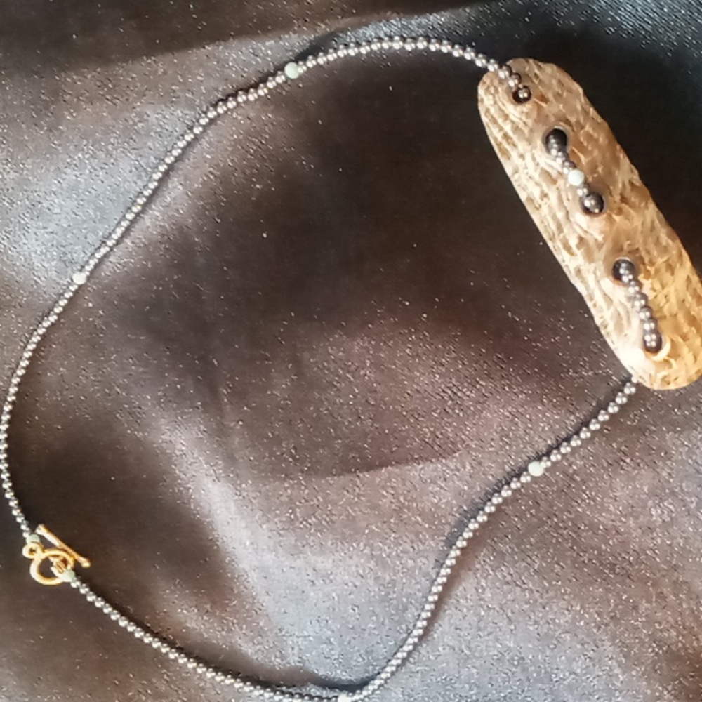 Konk shell necklace natural shell & seed bead with gold toggle clasp 20 in.